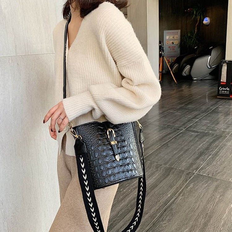 Trådalligator Pu Rektangel Crossbody-Väskor