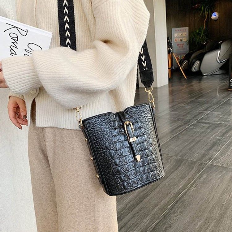 Trådalligator Pu Rektangel Crossbody-Väskor