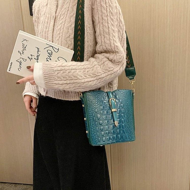 Trådalligator Pu Rektangel Crossbody-Väskor