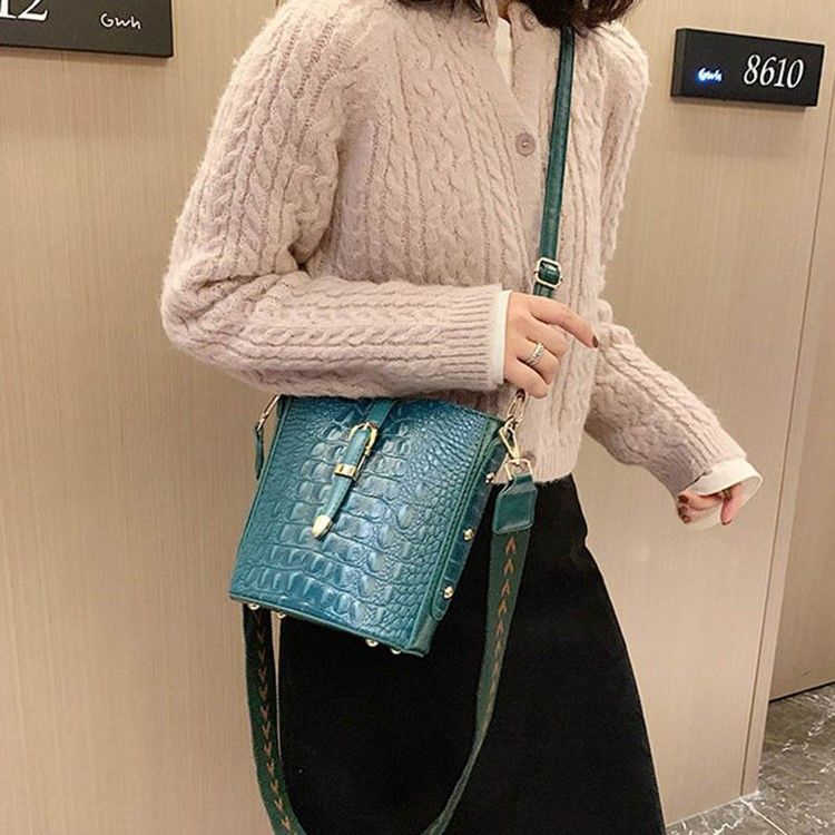 Trådalligator Pu Rektangel Crossbody-Väskor