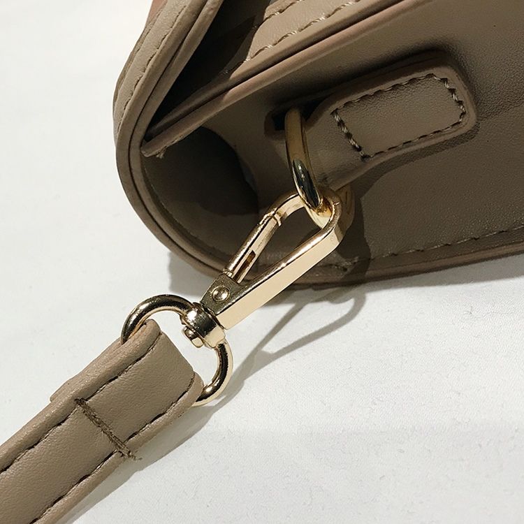 Vanliga Pu Bältesdekorerade Rektangulära Crossbody-Väskor