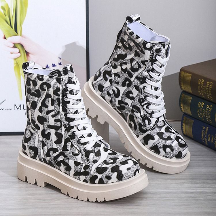 Leopard Med Rund Tå I Pu-Stövlar Med Snörning