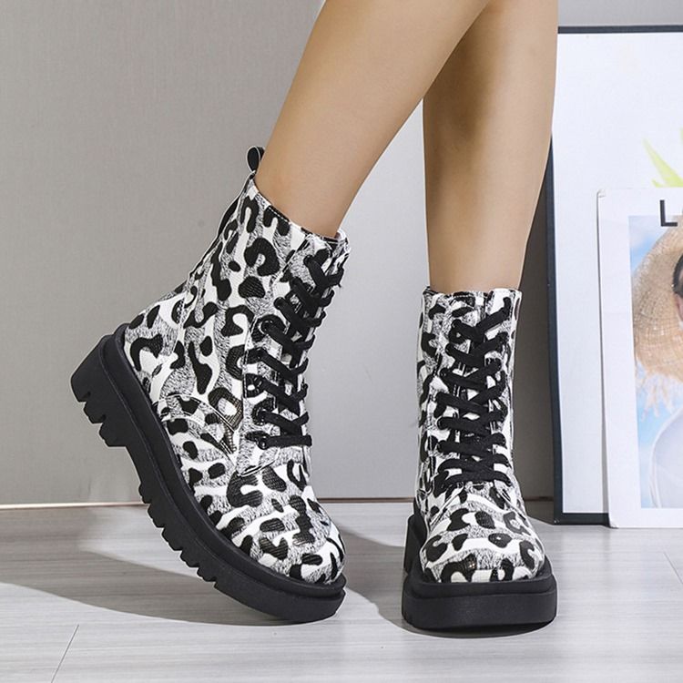 Leopard Med Rund Tå I Pu-Stövlar Med Snörning