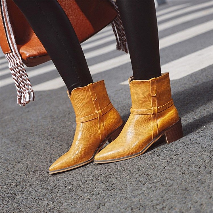 Vanliga Slip-On Spetsiga Stövlar Damer